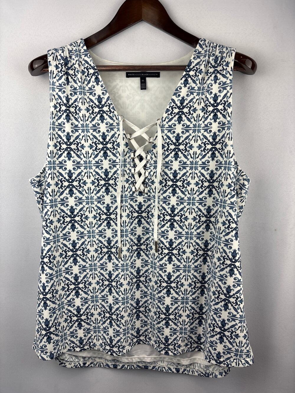 Women’s White House Black Market XL White Patterned Blouse
